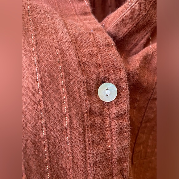 Button up top - Picture 5 of 5